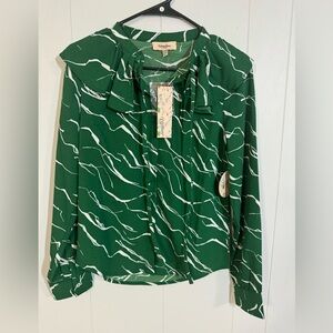 Size 4 NWT Timeless Green Top